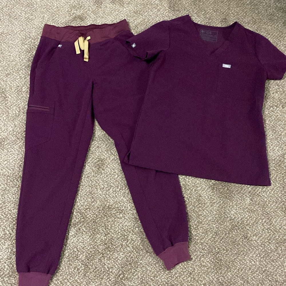 Figs deep purple scrubs